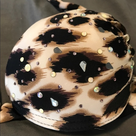 Bikini - Picture 2 of 4